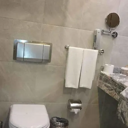 Larissa Vista 2*